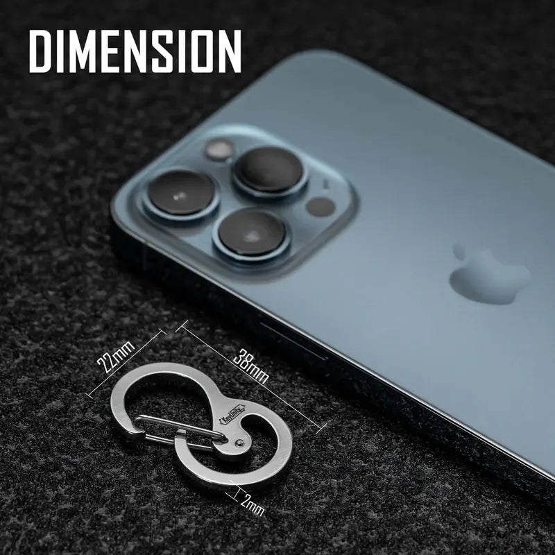 Размери на KeyUnity KS05 EDC карабинер - компактно сравнение със смартфон