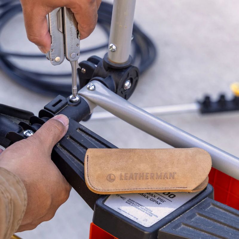 Leatherman кожена кания кафява размер S в работна среда